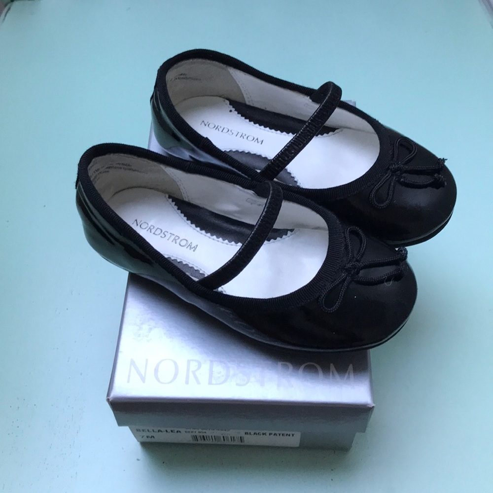 Black Patent Leather Mary Jane shoes Size 7